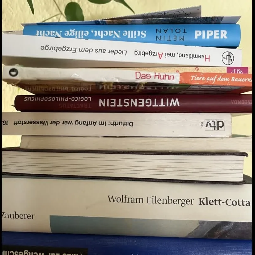 Nahaufnahme eines Bücherstapels